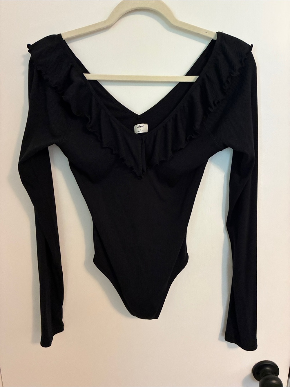 Aritzia Wilfred Bodysuit Danette Ruffle Long Sleeve Black - Picture 3 of 5